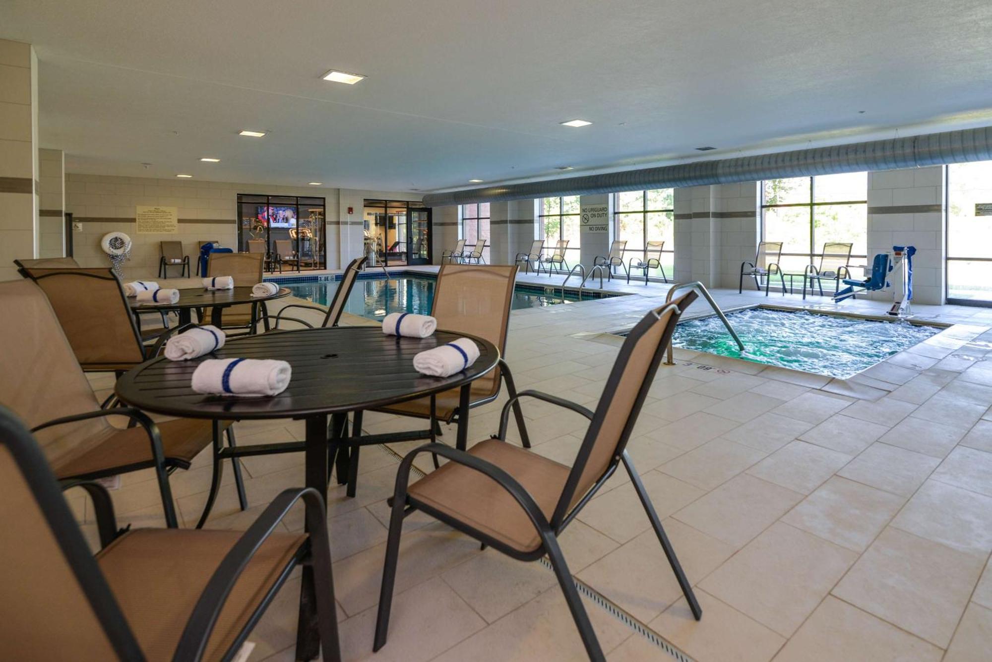 Hampton Inn Brighton Mi Extérieur photo