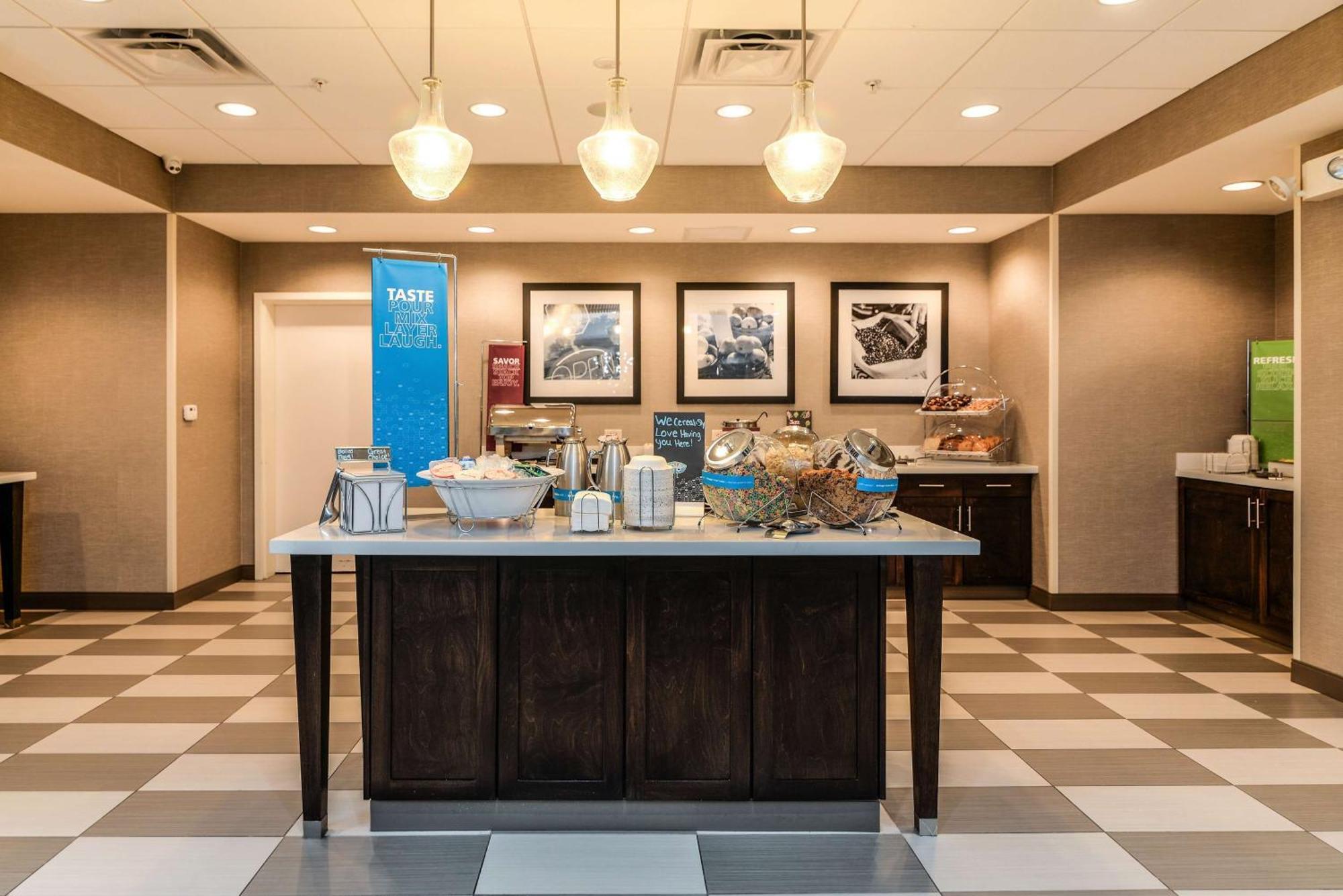 Hampton Inn Brighton Mi Extérieur photo